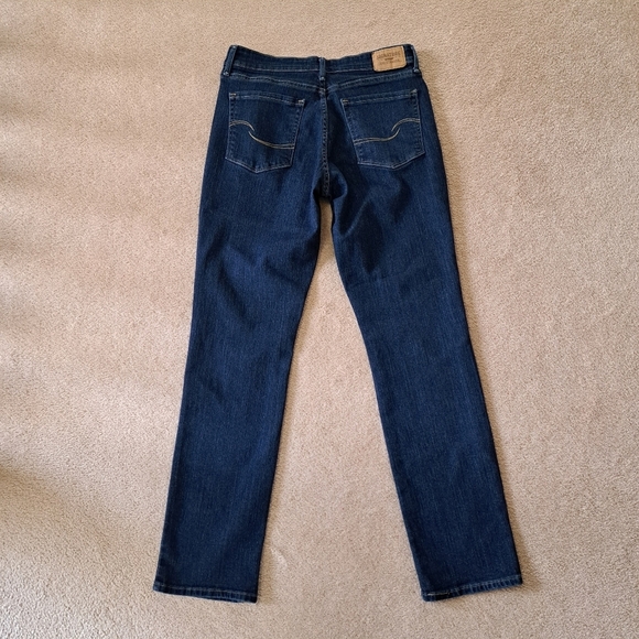 Levi's Signature Jeans Women's 29 Mid Rise  Straight Blue Denim Dark Wash - Picture 9 of 14